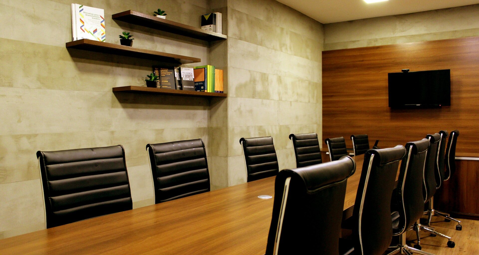 Discover Top 8 Office Interior Designers in Hyderabad to Improve Your Workspace's Aesthetics 